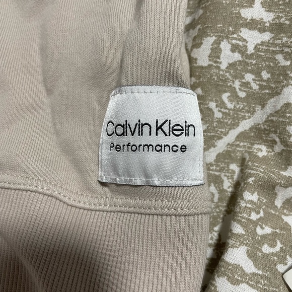 NWT Calvin Klein Sweatshirt Size Medium - Picture 5 of 5